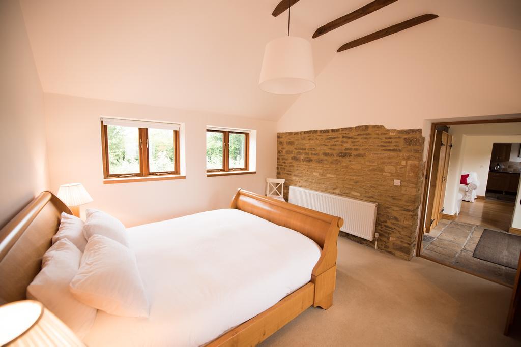Whitley Coach House * Whitley (Wiltshire)