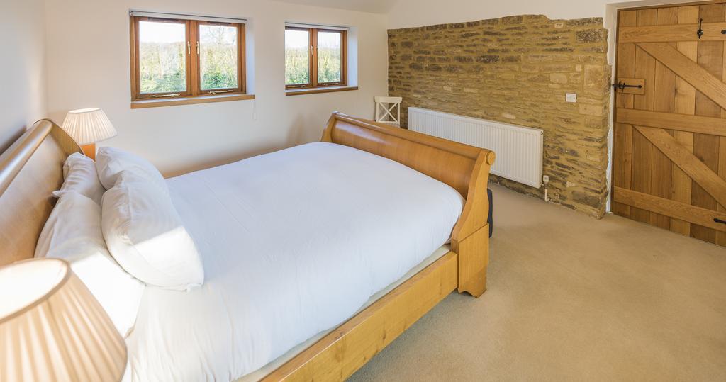 Whitley Coach House * Whitley (Wiltshire)