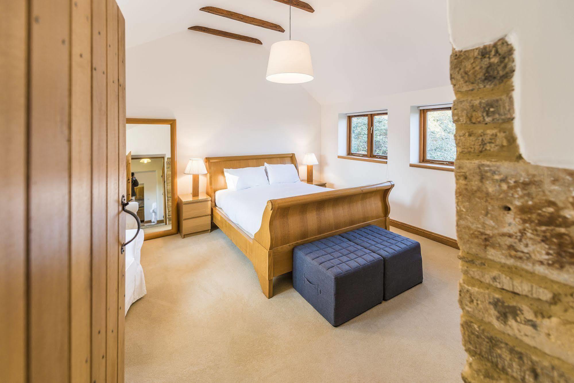 Whitley Coach House Holiday home Whitley (Wiltshire)